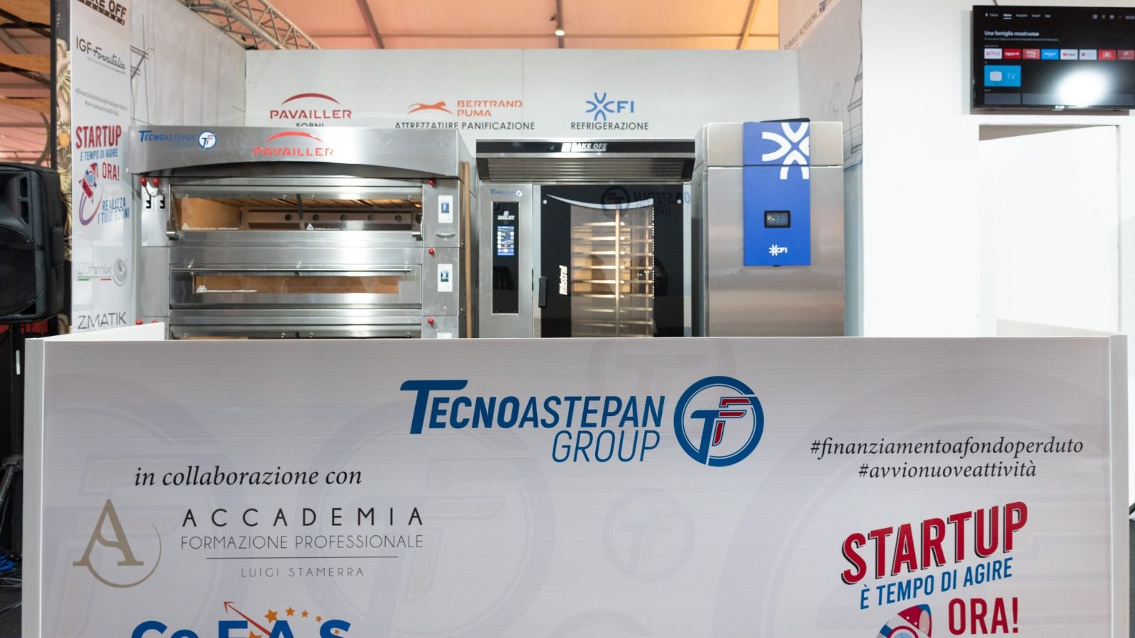 Lo stand Tecnoastepan Group ad Agro.Ge.Pa.Ciok 2024, con forni e attrezzature esposti