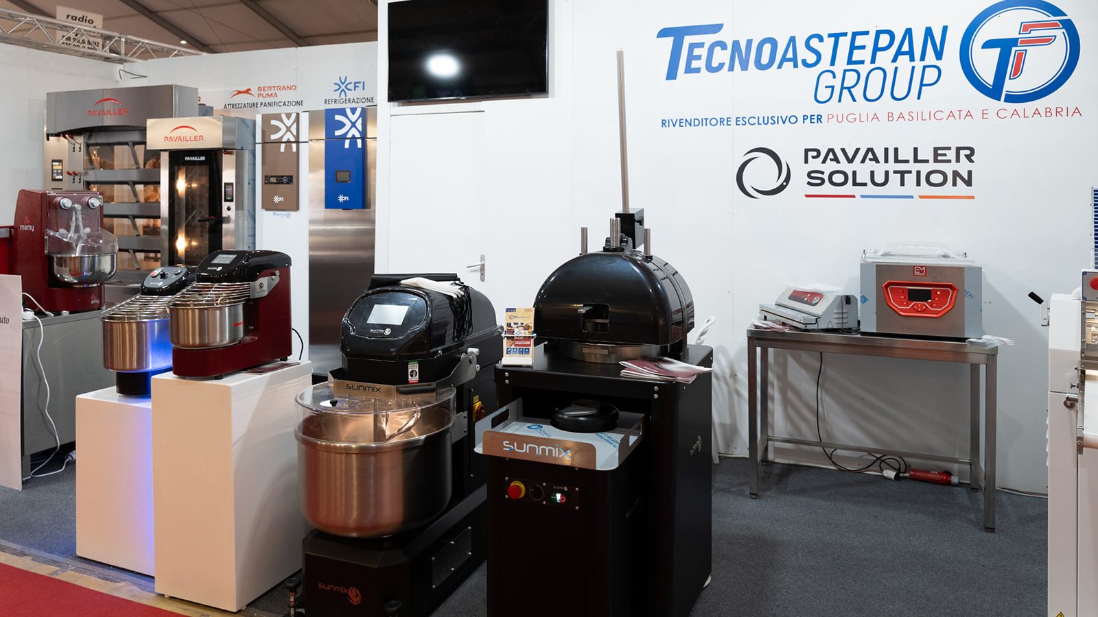 Lo stand Tecnoastepan Group ad Agro.Ge.Pa.Ciok 2025 con le impastatrici a spirale